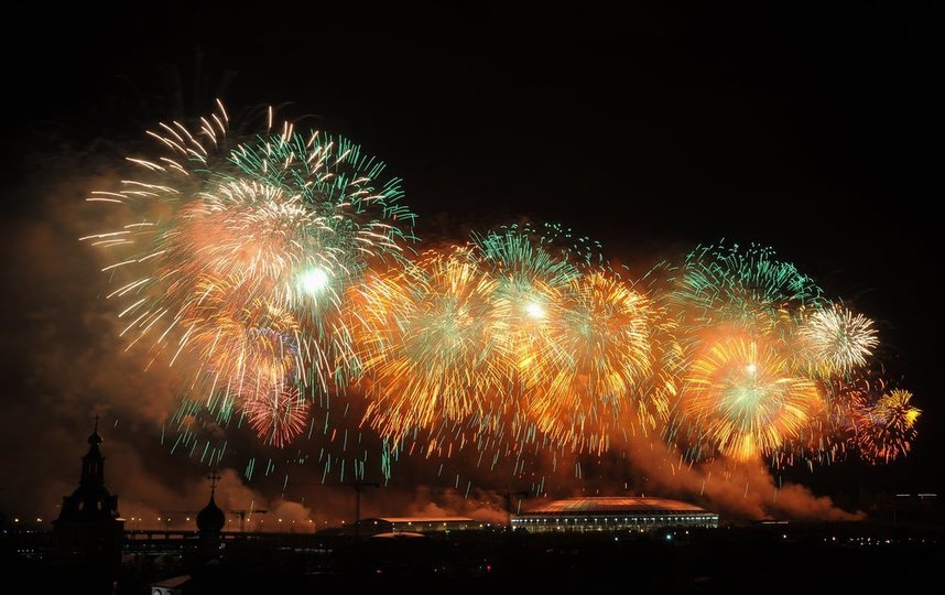 Салют в Москве. Фото АГН "Москва"/Александр Авилов и Сергей Киселёв