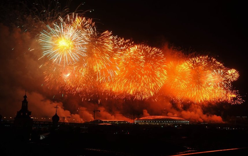 Салют в Москве. Фото АГН "Москва"/Александр Авилов и Сергей Киселёв
