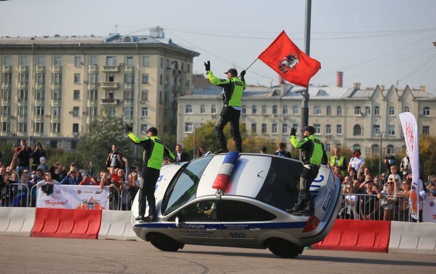 Выступление пилотажной группы Каскад. Фото Василий Кузьмичёнок