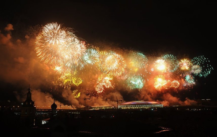Салют в Москве. Фото АГН "Москва"/Александр Авилов и Сергей Киселёв