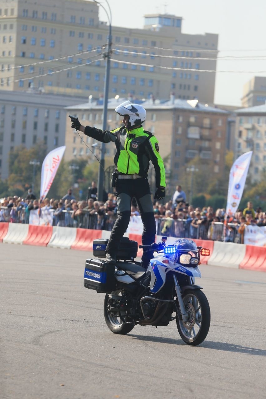 Выступление пилотажной группы Каскад. Фото Василий Кузьмичёнок