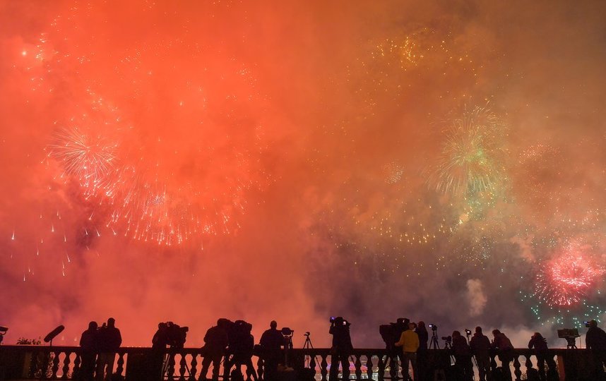 Салют в Москве. Фото АГН "Москва"/Александр Авилов и Сергей Киселёв