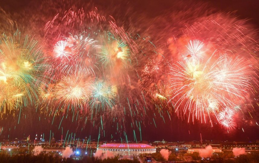 Салют в Москве. Фото АГН "Москва"/Александр Авилов и Сергей Киселёв