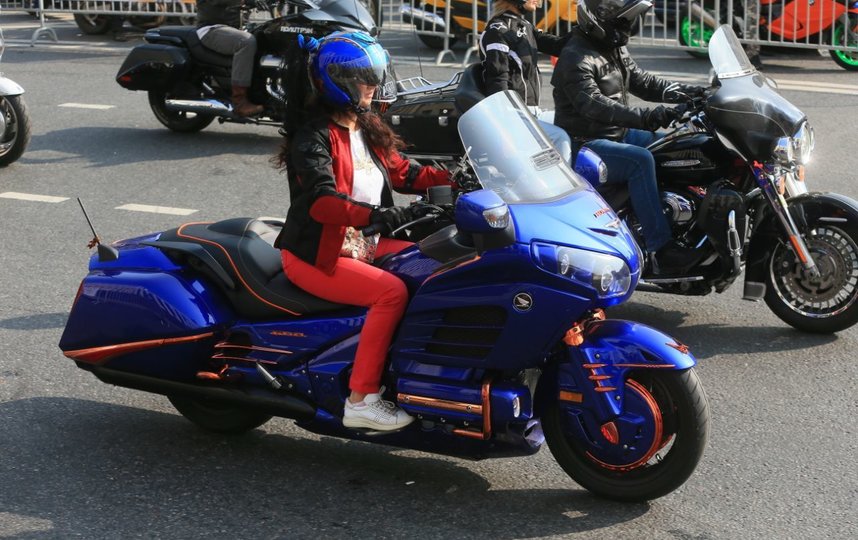 В Москве состоялся традиционный мотопарад в честь закрытия сезона. Фото Василий Кузьмичёнок