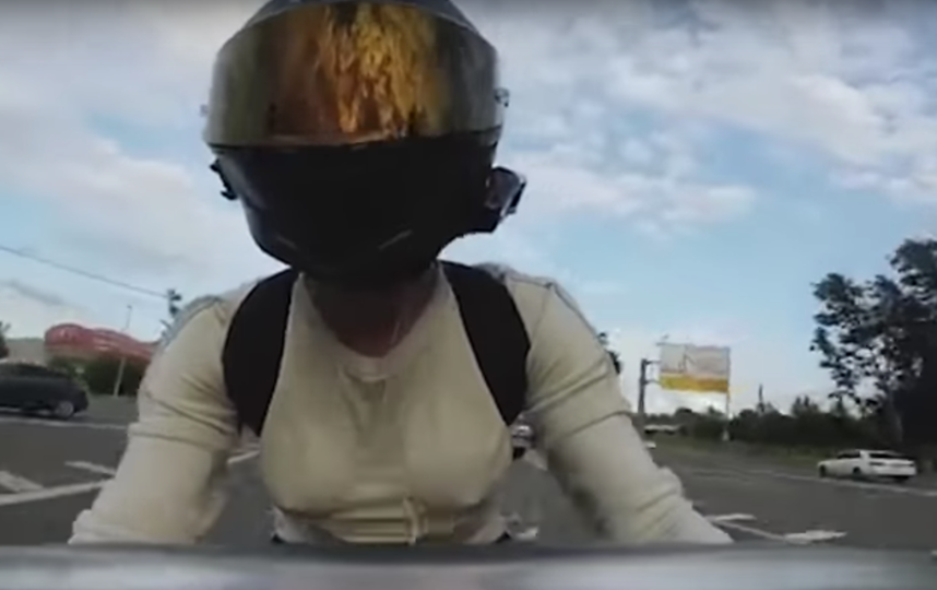 Мотоблогер Ольга Петров. Фото Скриншот YouTube/Motocross a Way of Life, Скриншот Youtube