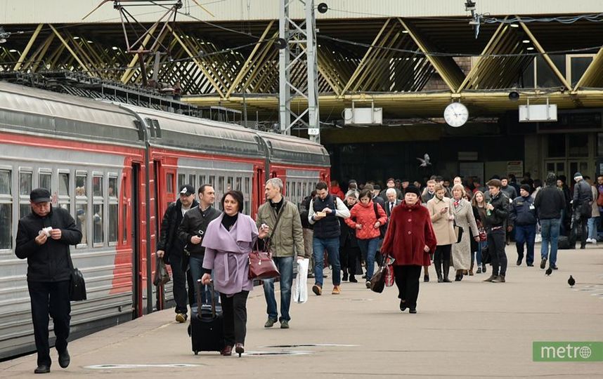 Электрички фабрика первое мая. Киевский вокзал что случилось. Сбой в движении электричек сегодня Курского вокзала. Почему на вокзале савёловской все побежали.