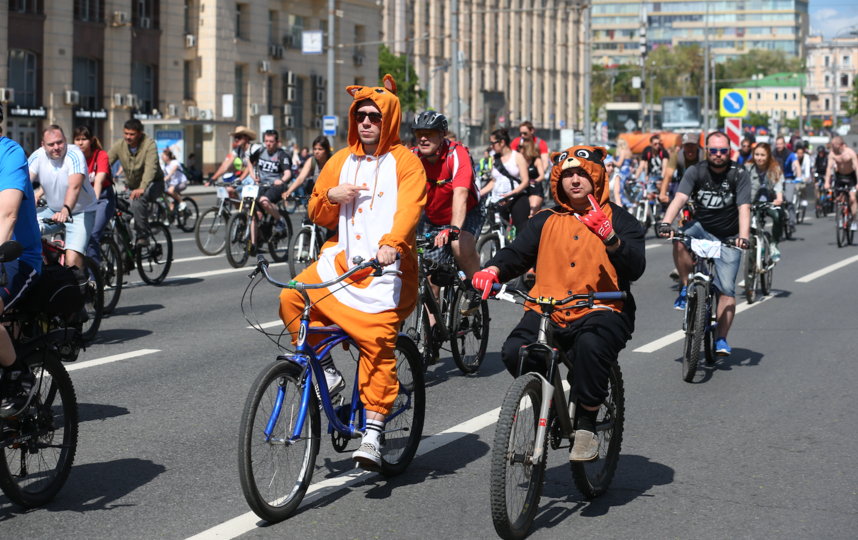 В столице начался первый весенний московский велофестиваль. Фото Василий Кузьмичёнок