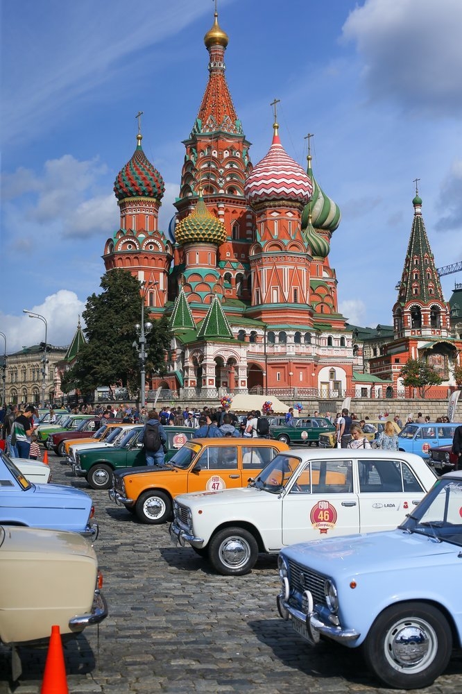 Это уже седьмое соревнование ретро-автомобилей, которое проводит Торговый дом ГУМ, компания Bosco di Ciliegi и Автомобильное историческое общество Gorkyclassic. Фото АГН "Москва" | Сергей Ведяшкин