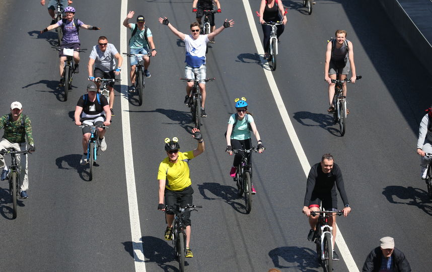 В столице начался первый весенний московский велофестиваль. Фото Василий Кузьмичёнок