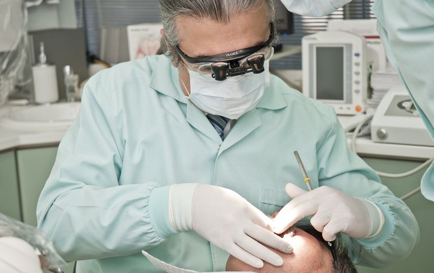 В Москве стоматологии будут оказывать только экстренную помощь