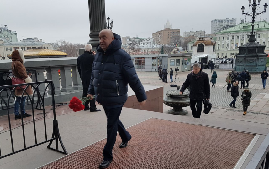 В Москве в храме Христа Спасителя проходит прощание с Юрием Лужковым. Фото Василий Кузьмичёнок