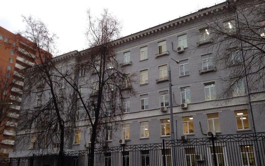В одном из кабинетов столичного колледжа нашли тела преподавателя и студента