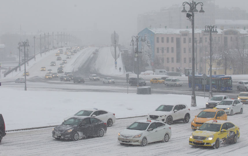 Снегопад в Москве. Фото Василий Кузьмичёнок