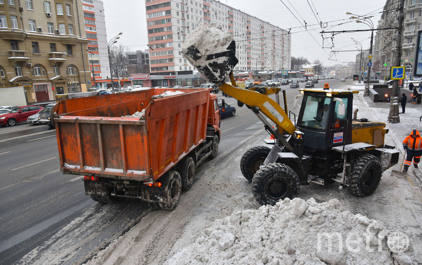 В столице по ночам обстреливают снегоуборщиков