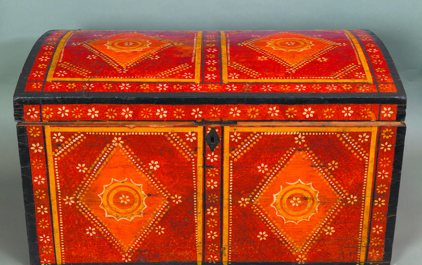 150 тысяч рублей может стоить расписной колллекционный сундук. Фото предоставлено музеем декоративно-прикладного и народного искусства