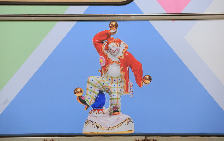 Поезд, посвящённый народным промыслам России, будет курсировать по Арбатско-Покровской линии метро. Фото Василий Кузьмичёнок