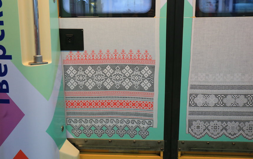 Поезд, посвящённый народным промыслам России, будет курсировать по Арбатско-Покровской линии метро. Фото Василий Кузьмичёнок