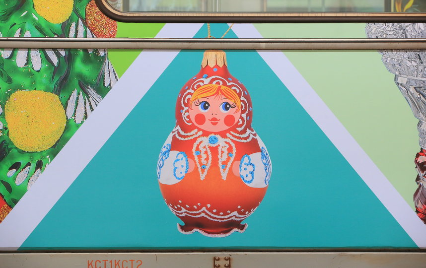 Поезд, посвящённый народным промыслам России, будет курсировать по Арбатско-Покровской линии метро. Фото Василий Кузьмичёнок