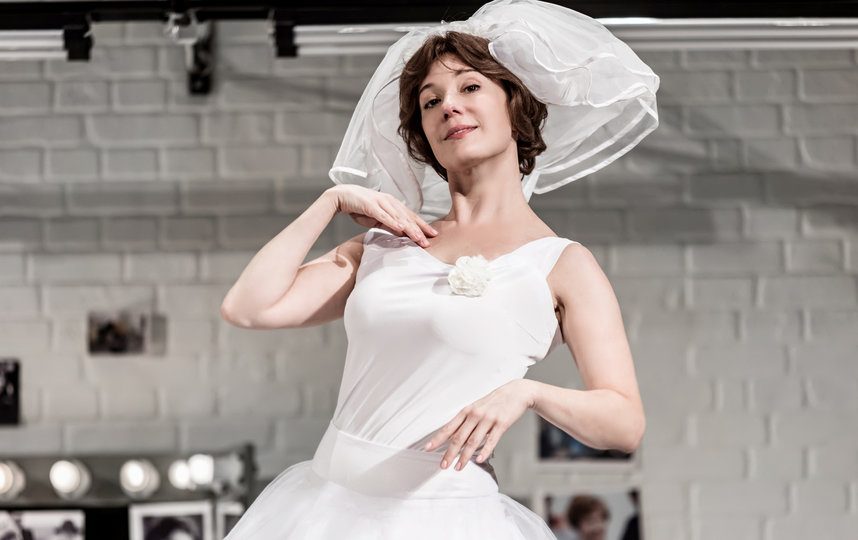 Невеста Раиса Титаренко (Чулпан Хаматова). Фото предоставлено пресс-службой Театра наций