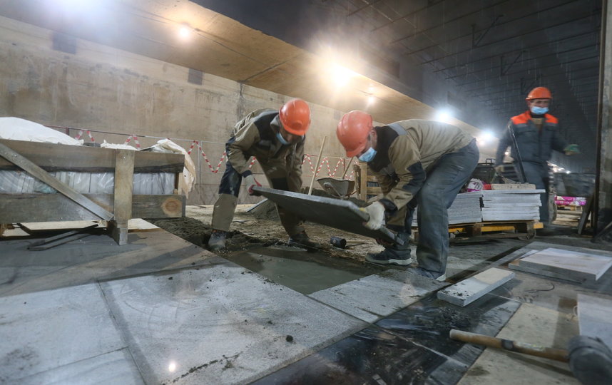 Отделочные работы на станции "Зюзино" уже начались. Фото Василий Кузьмичёнок