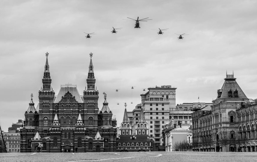 Сергей Пономарев. Авиапарад на пустой Красной Площади. Фото предоставлено пресс-службой Музея Москвы
