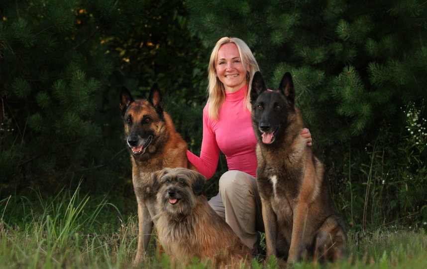 Полина и ее собаки. Фото все фото предоставлены РКФ и Полиной Ильиной