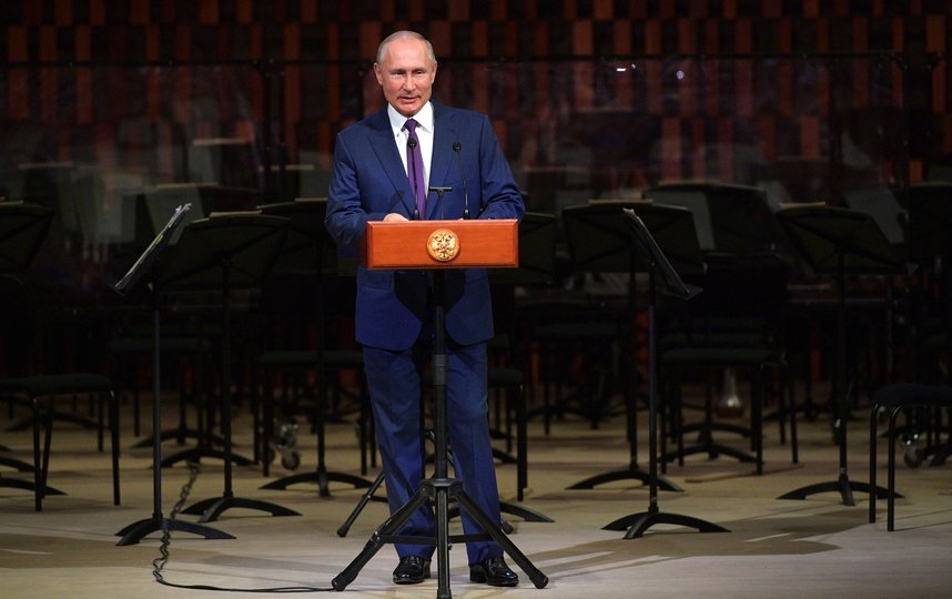 Владимир Путин: Москва уверенно возвращается к привычной жизни