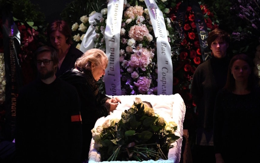 Церемония прощания с Галиной Волчек в театре "Современник". Фото РИА Новости