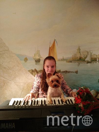 Питомца Дарьи зовут Леслик, он – йоркширский терьер. Леслик очень любит слушать музыку. И когда хозяйка играет, он всегда сидит и внимательно слушает. Фото Дарья, "Metro"