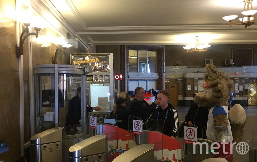 Забивака на "Площади Революции". Фото Дмитрий Беляев, "Metro"
