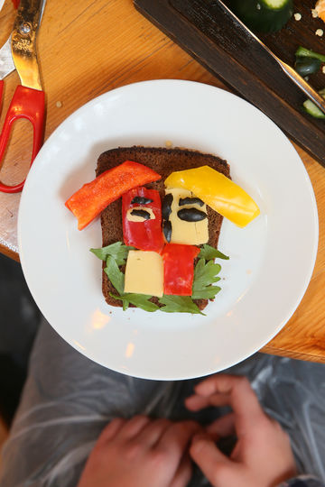 Съедобная копия "Головы крестьянина" Казимира Малевича. Фото Василий Кузьмичёнок