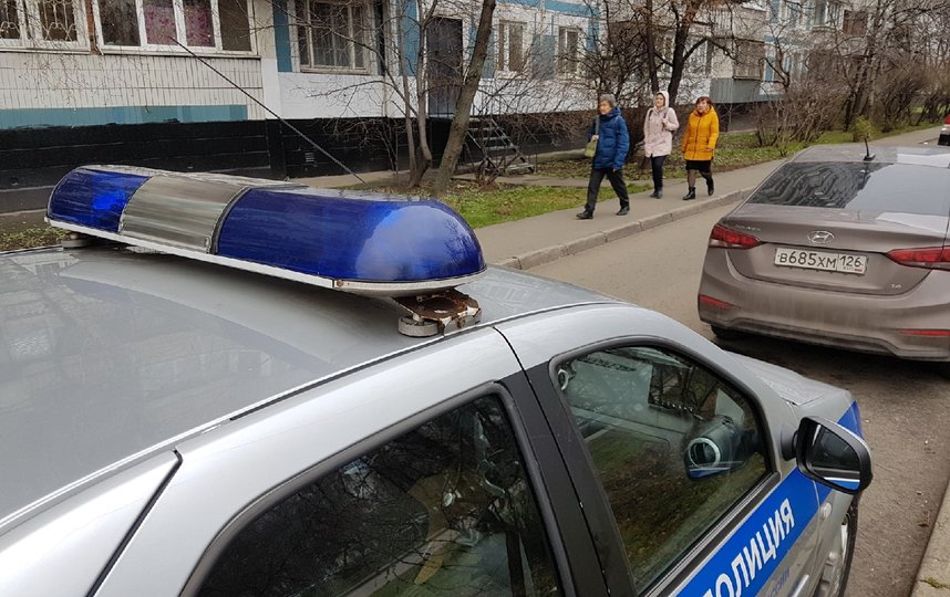 Знакомые рассказали о женщине, выпавшей вместе с детьми из окна многоэтажки в Москве