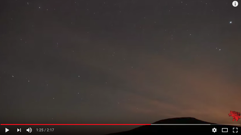 Москвичи смогут наблюдать звездопад 21 и 22 октября. Фото скриншот https://www.youtube.com/watch?v=rvJQ-U6Ounk