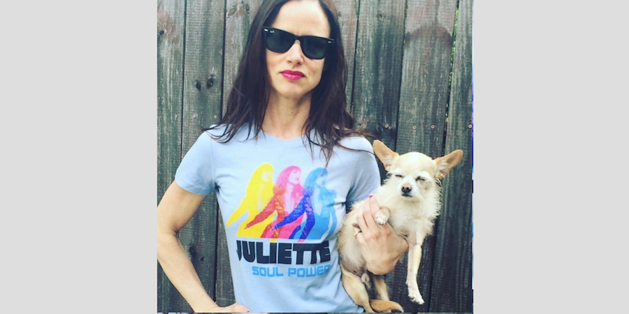 Джульетт Льюис с собачкой. Фото скриншот: Instagram