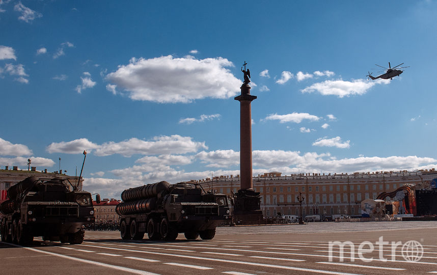 Пролёт авиации в Петербурге состоялся. Фото "Metro"