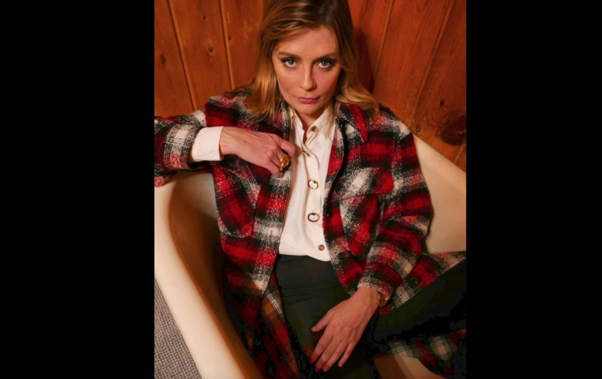 Миша Бартон.