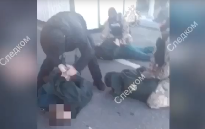 Скриншот видео задержания сотрудников Шкиперского таможенного поста. Фото СК РФ, youtube.com/watch?v=12gu-lJiIPs