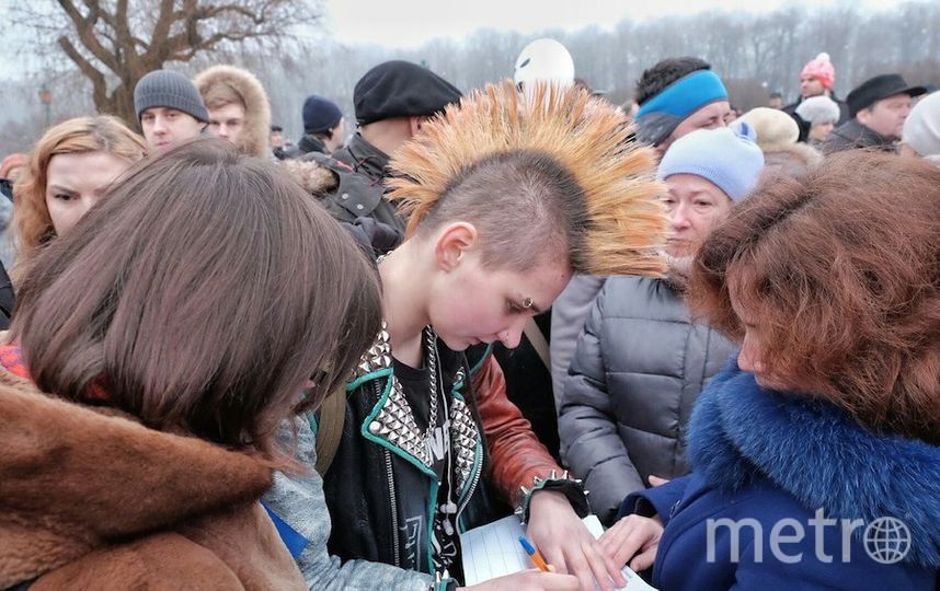 Акция протеста против присоединения Исаакиевского собора РПЦ. Санкт-Петербург. Фото Алёна Бобрович, "Metro"