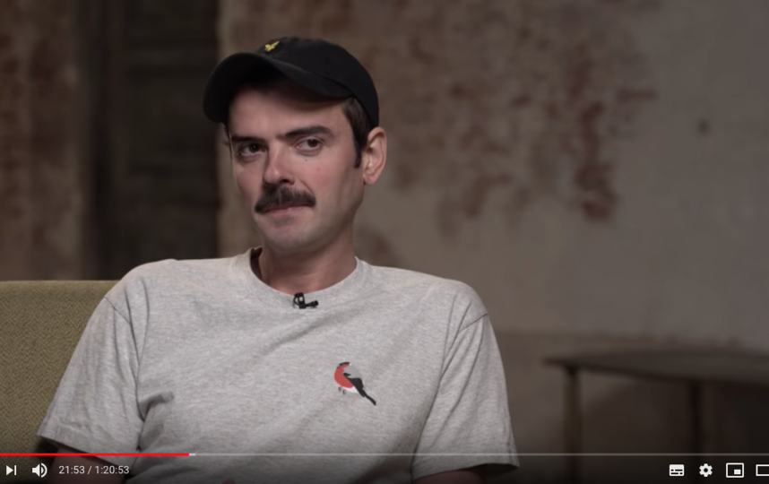 Актёр Лапенко, автор популярных в Сети роликов с инженером, рассказал о жизни в семье с 16 детьми