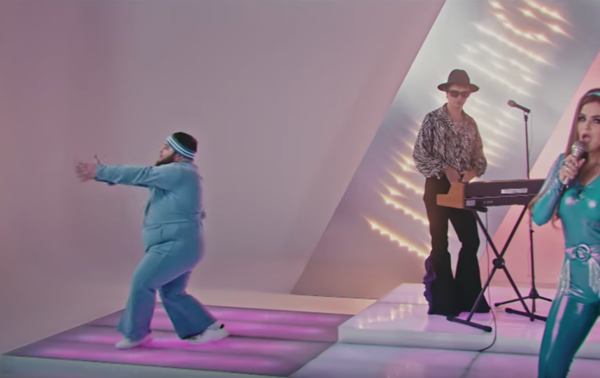 Танцор Дмитрий Красилин в новом клипе Little Big. Фото скриншот https://www.youtube.com/watch?v=L_dWvTCdDQ4