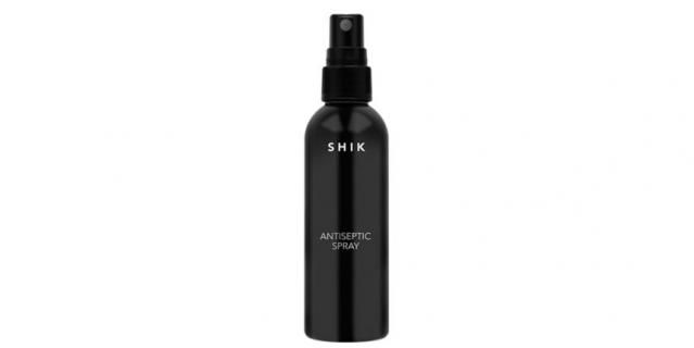 Спрей для рук с антибактериальным эффектом SHIK BRUSH (300 руб.).