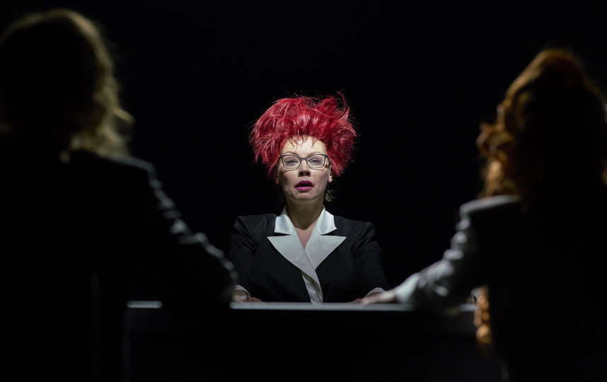 Сцена из спектакля "Свадьба". Фото Сергей Петров, пресс-служба театра «Современник»