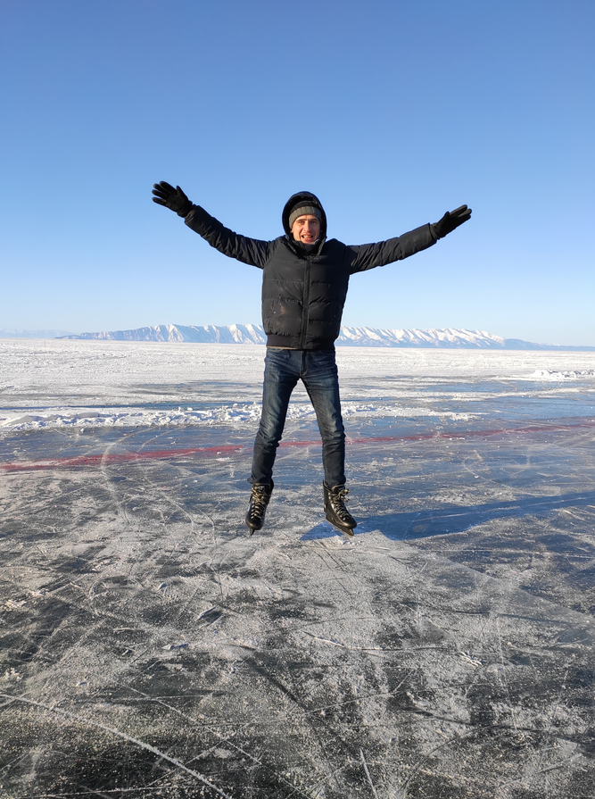 И всё-таки в Бурятию приезжают главным образом ради Байкала. Именно эта, восточная сторона озера более живописна и удобна для отдыха, чем западная, иркутская. Фото Дмитрий Роговицкий