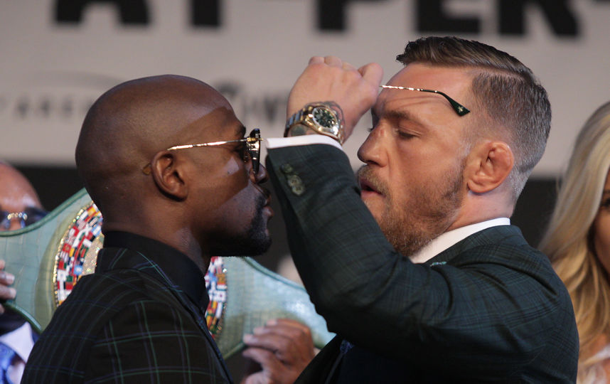 Конор Макгрегор и Флойд Мейвезер. Фото AFP