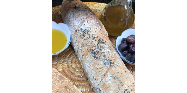 Употребляйте в пищу масла (оливковое, подсолнечное, льняное), но не перебарщивайте: все они очень калорийны.