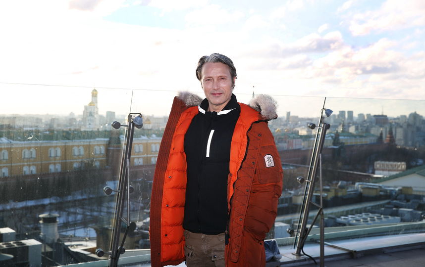 Мадс Миккельсон в парке "Зарядье". Фото предоставлено пиар- агентством "Сарафан"