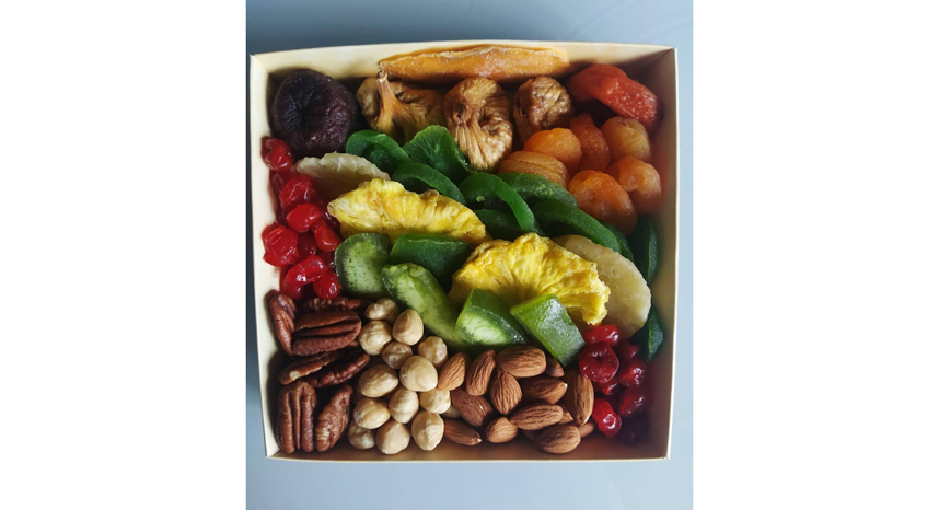 Хороший выбор – сухофрукты и орехи. Фото Instagram @muskat_lviv, "Metro"