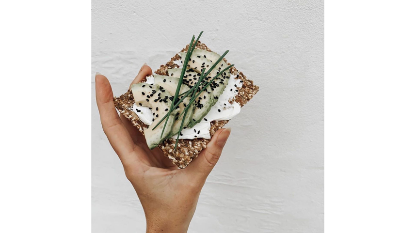 Сухарики можно заменить хлебцами. Фото Instagram @sigdalbakeri, "Metro"