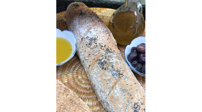 Употребляйте в пищу масла (оливковое, подсолнечное, льняное), но не перебарщивайте: все они очень калорийны. Фото Instagram @marocainmomsart, "Metro"