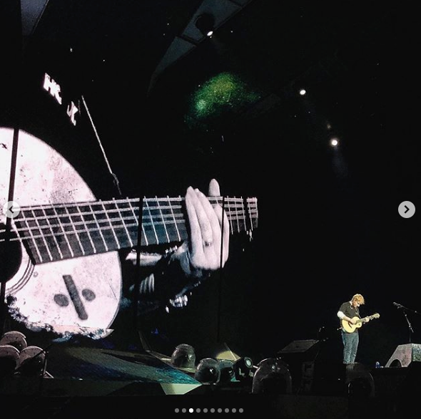 Эд Ширан поёт в Москве. Фото скриншот Instagram polina_sch_